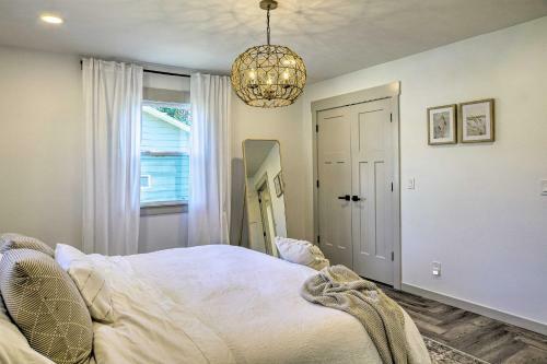 Chic Retreat With Deck About 9 Mi To Downtown Springfield