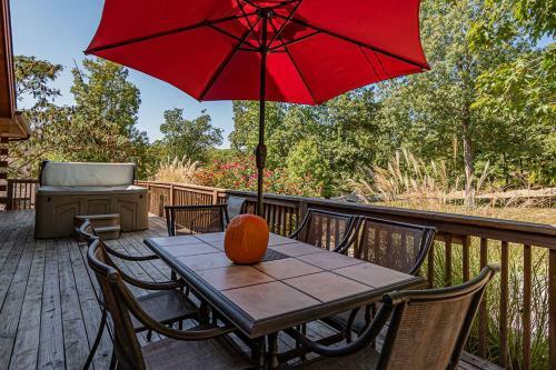 Base Camp Experience, Hottub, Jettedtubs, Grill, Great Location, Wifi