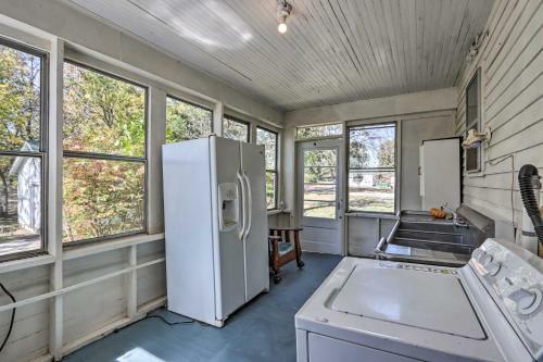 Historic, Salem Home Fit For Large Groups!
