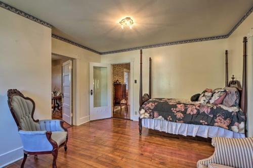 Historic, Salem Home Fit For Large Groups!