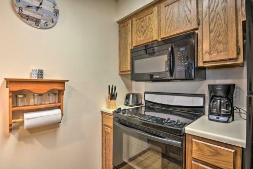 Apartamento Condo With Balcony Less Than 2 Mi To Silver Dollar City!