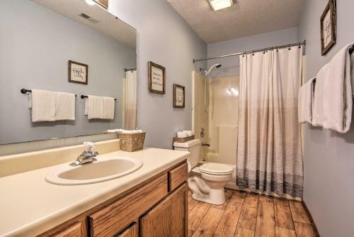 Apartamento Condo With Balcony Less Than 2 Mi To Silver Dollar City!