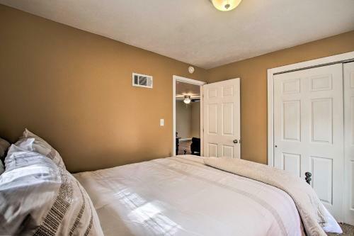 Cottage With Yard, Walk To Historic Attractions!