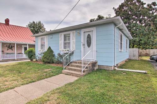 Cottage With Yard, Walk To Historic Attractions!