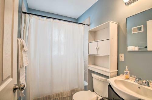 Cottage With Yard, Walk To Historic Attractions!