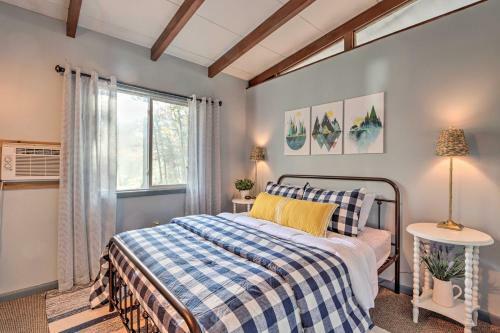 Sunrise Beach Lakefront Cabin With Private Dock!