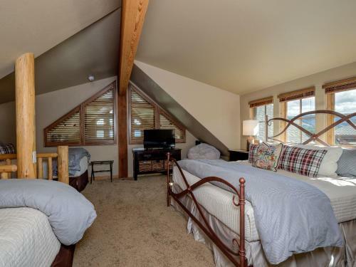 Alpine Meadows Chalets By Big Sky Vacation Rentals