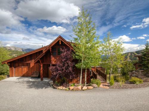Alpine Meadows Chalets By Big Sky Vacation Rentals