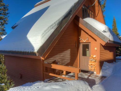 Arrowhead Chalets By Big Sky Vacation Rentals