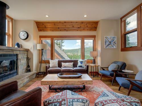 Arrowhead Chalets By Big Sky Vacation Rentals