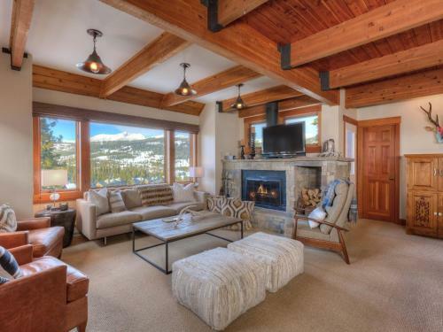 Arrowhead Chalets By Big Sky Vacation Rentals