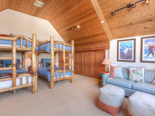 Arrowhead Chalets By Big Sky Vacation Rentals