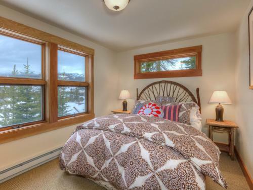 Arrowhead Chalets By Big Sky Vacation Rentals