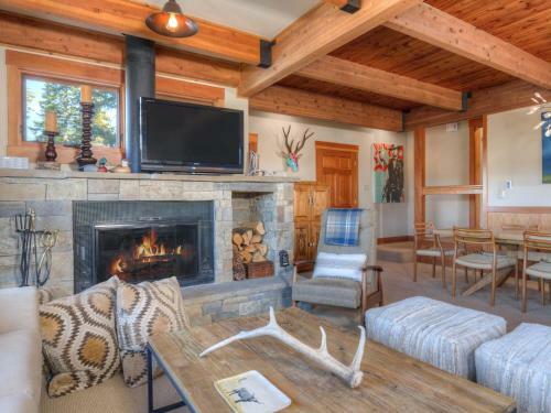Arrowhead Chalets By Big Sky Vacation Rentals