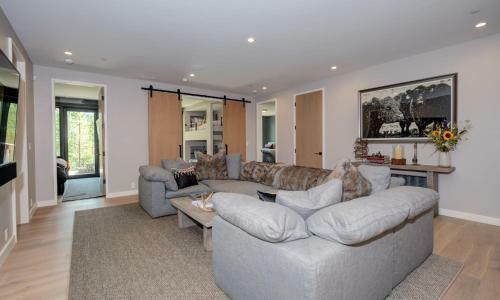 Lakeview Chalet 7 Treeline By Big Sky Vacation Rentals
