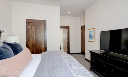 Lodgeside 4b By Big Sky Vacation Rentals