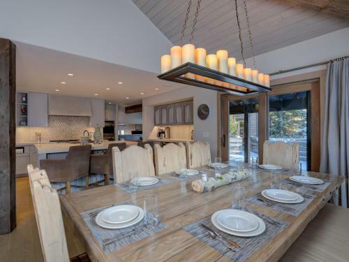 Moonshadow Lodge By Big Sky Vacation Rentals