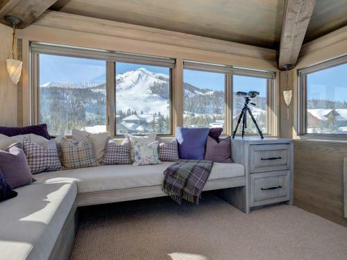 Moonshadow Lodge By Big Sky Vacation Rentals