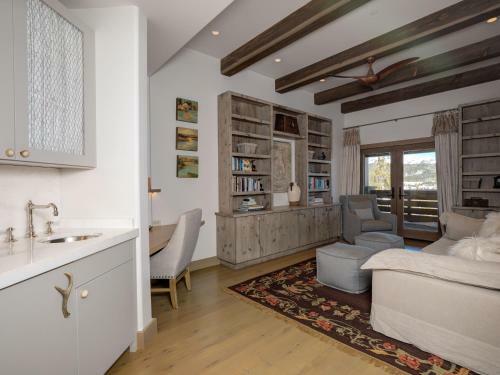 Moonshadow Lodge By Big Sky Vacation Rentals