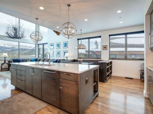 Silvertip Cabins By Big Sky Vacation Rentals