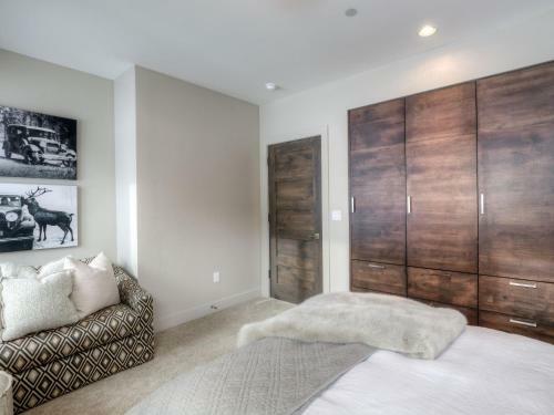 Silvertip Cabins By Big Sky Vacation Rentals