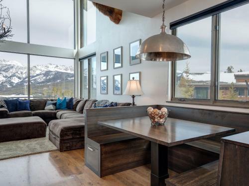 Silvertip Cabins By Big Sky Vacation Rentals