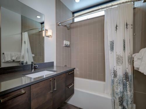 Silvertip Cabins By Big Sky Vacation Rentals