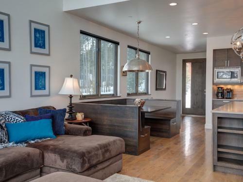 Silvertip Cabins By Big Sky Vacation Rentals