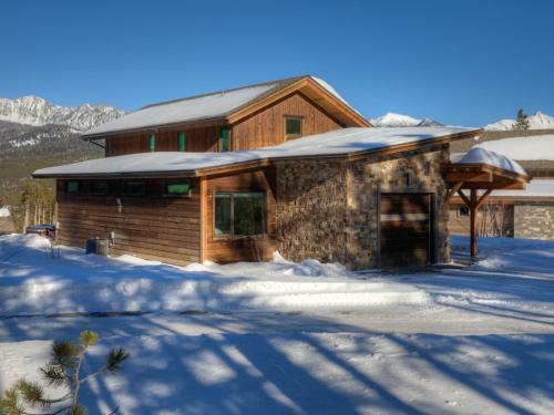 Silvertip Cabins By Big Sky Vacation Rentals