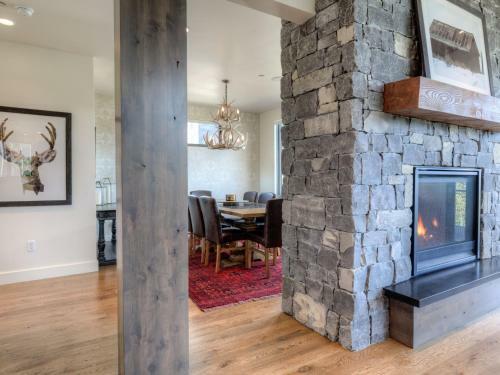 Silvertip Cabins By Big Sky Vacation Rentals
