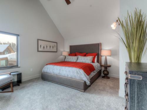 Silvertip Cabins By Big Sky Vacation Rentals