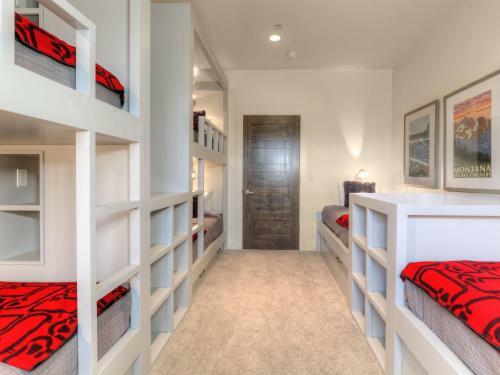 Silvertip Cabins By Big Sky Vacation Rentals