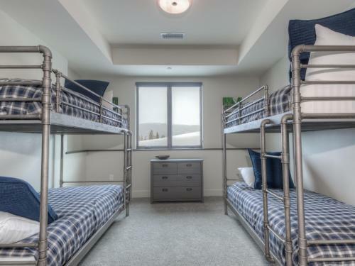 Silvertip Cabins By Big Sky Vacation Rentals