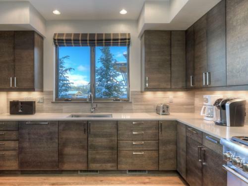 Silvertip Cabins By Big Sky Vacation Rentals