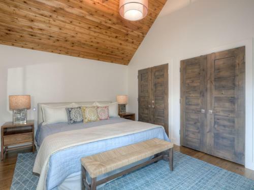 Silvertip Cabins By Big Sky Vacation Rentals