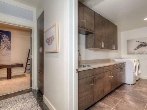 Silvertip Cabins By Big Sky Vacation Rentals