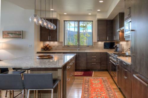 Silvertip Cabins By Big Sky Vacation Rentals