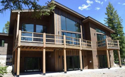 Speaking Eagle Lodge By Big Sky Vacation Rentals