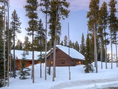 Spotted Eagle Lodge By Big Sky Vacation Rentals