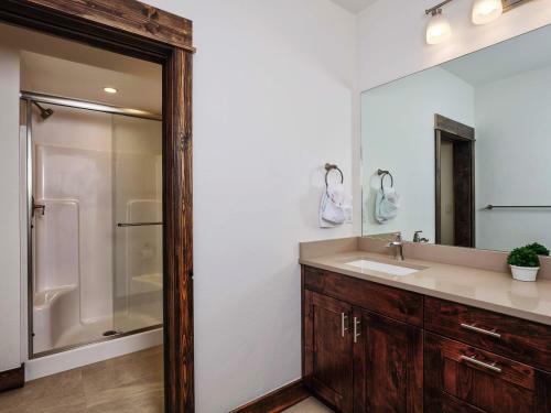 Spotted Eagle Lodge By Big Sky Vacation Rentals