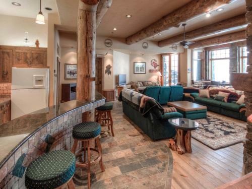 White Grass Lodge By Big Sky Vacation Rentals