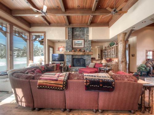 White Grass Lodge By Big Sky Vacation Rentals