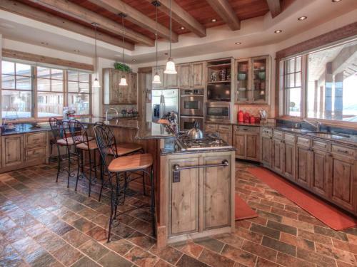 White Grass Lodge By Big Sky Vacation Rentals