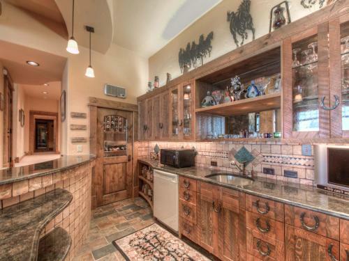White Grass Lodge By Big Sky Vacation Rentals