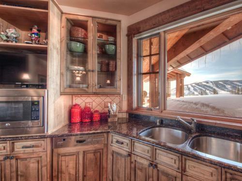 White Grass Lodge By Big Sky Vacation Rentals