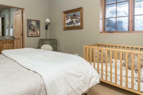 Moonlight Mountain Home | 2 Lower Mountain Road