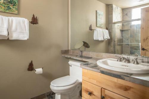 Moonlight Mountain Home | 2 Lower Mountain Road