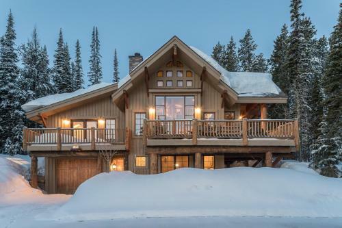 Moonlight Mountain Home | 2 Lower Mountain Road