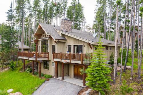 Full Moon Ski Chalet