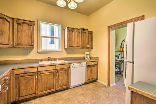 Elegant Butte Getaway - Walk To Historic Uptown!